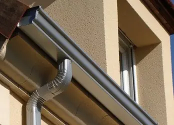 Pose de gouttière en Aluminium Bordeaux 33